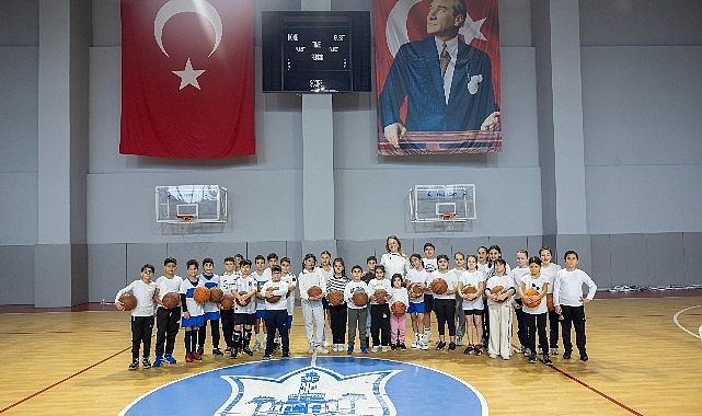 Başkan Mutlu’dan spor okullarına sürpriz ziyaret görseli