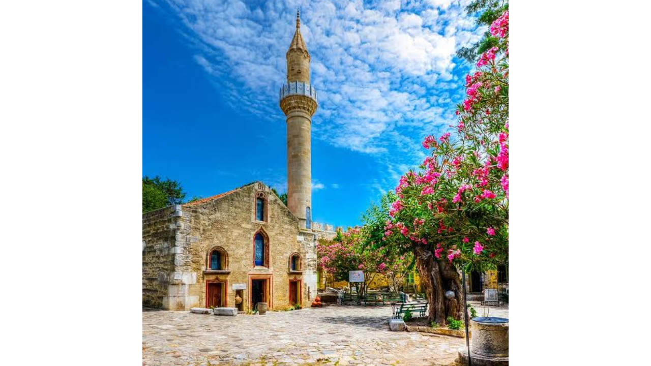 Fetih Camii hala kapalı görseli