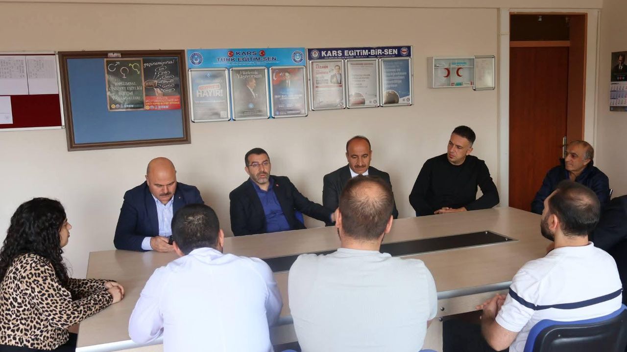 Milletvekili Adem Çalkın’dan Gülahmet Aytemiz Güzel Sanatlar Lisesi’ne ziyaret görseli