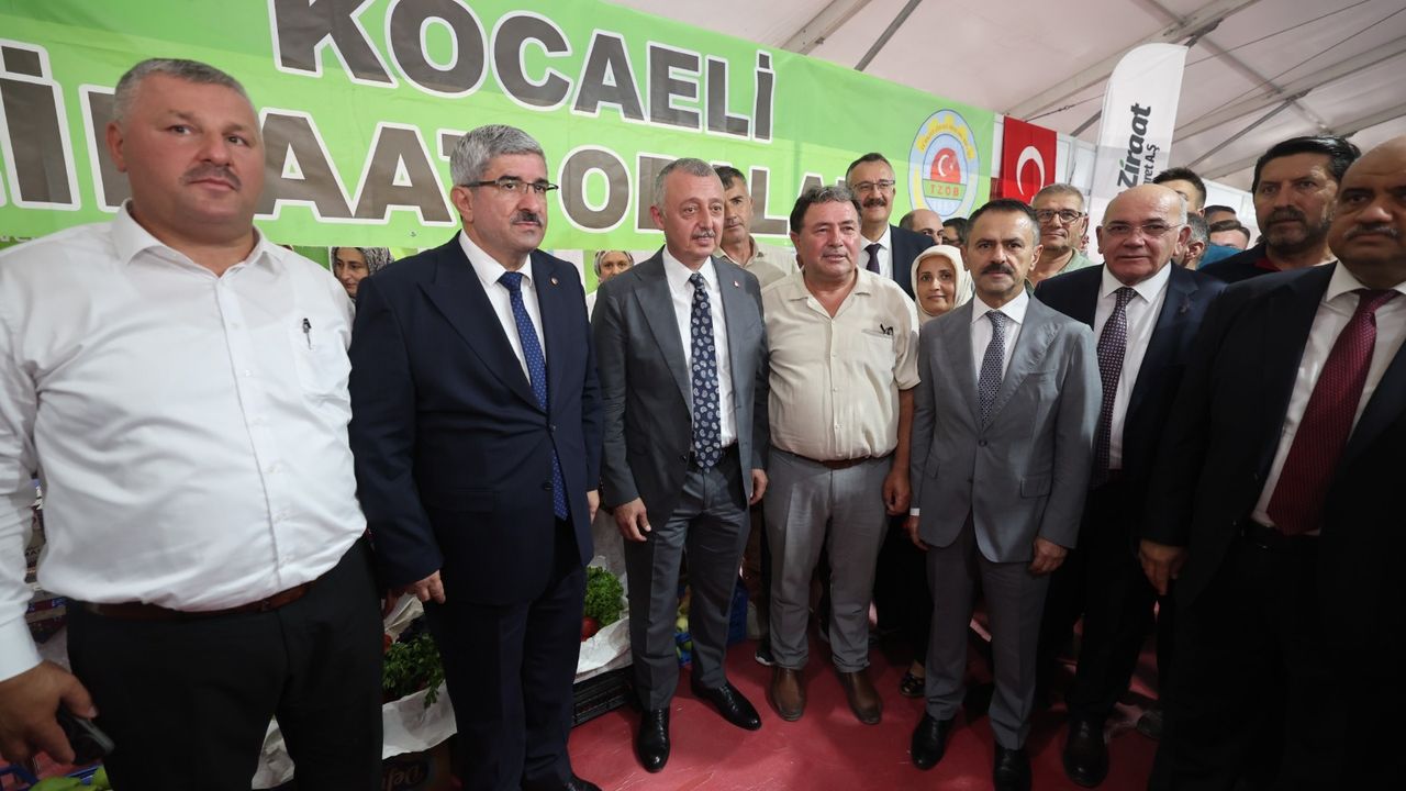 Başkan Büyükakın: “Çiftçinin çabasıyla Büyükşehir’in çabası birleşince bereket ortaya çıkıyor” görseli