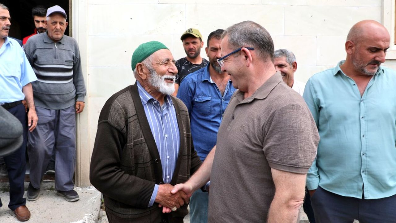 Vali Ziya Polat, Eşmeyazı Köyü’nde vatandaşlarla buluştu görseli