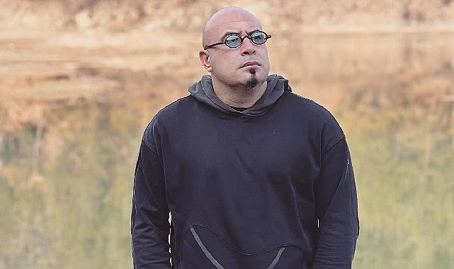 Barış Çapkın şarkılarını bir albümde topladı: Fezaya Bak görseli