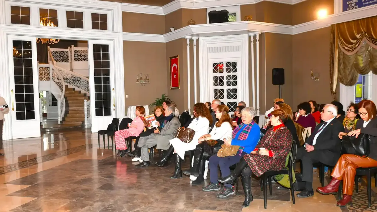 AKK'de "Kitaplık Söyleyişileri" devam ediyor: Şimdi de "Küçük Prens" eseri başkentlilerle buluştu görseli