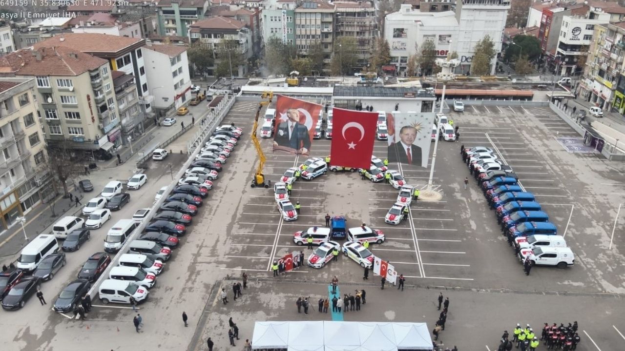 Amasya’da emniyet ve jandarmaya 71 yeni araç teslim edildi görseli