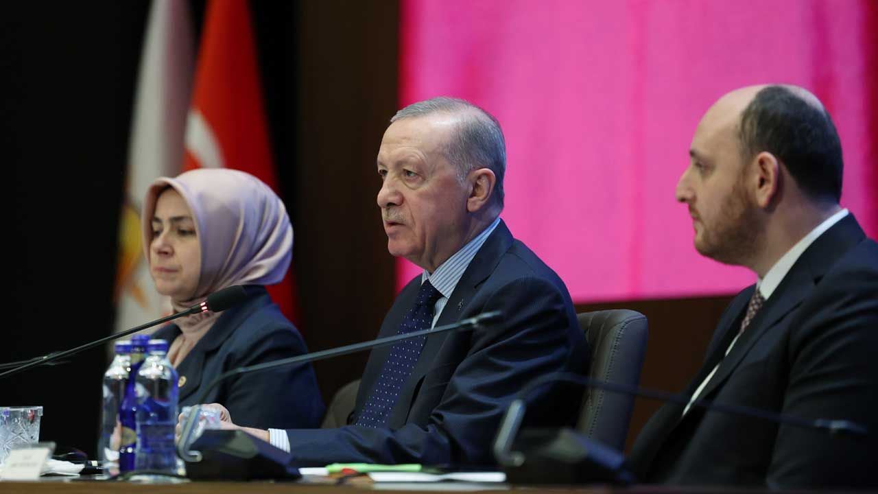 Cumhurbaşkanı Erdoğan, AK Parti'nin Kadın ve Gençlik Kolları MKYK toplantılarına katıldı görseli