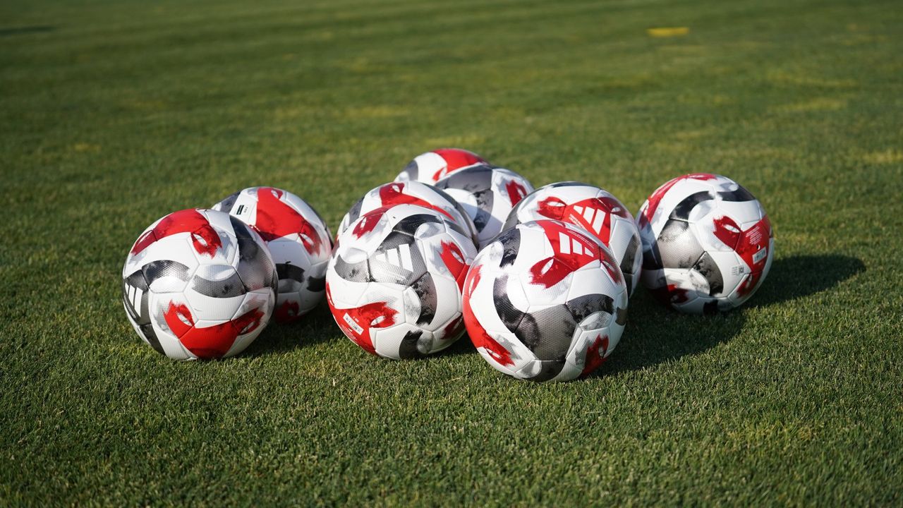 Süper Lig’in 2025-2026 sezonunda kullanılacak resmi maç topu tanıtıldı görseli