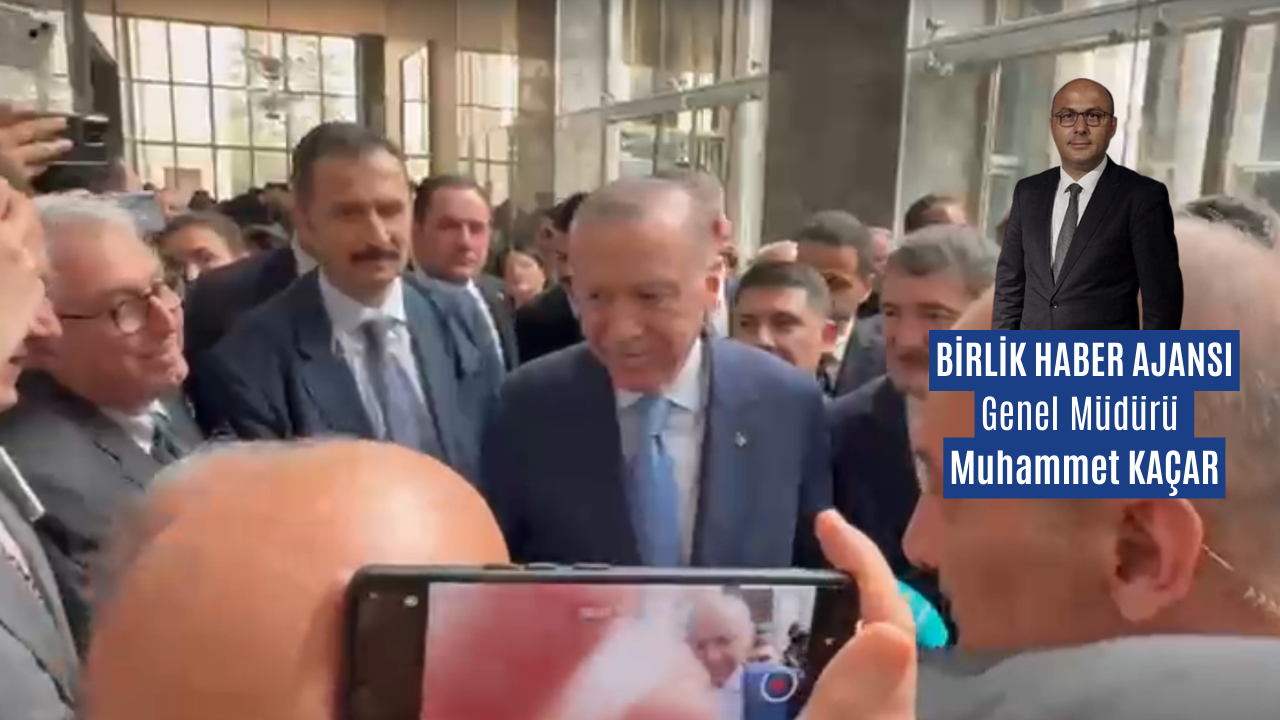 Cumhurbaşkanı Erdoğan grup toplantısı sonrası gazetecilerle sohbet etti görseli