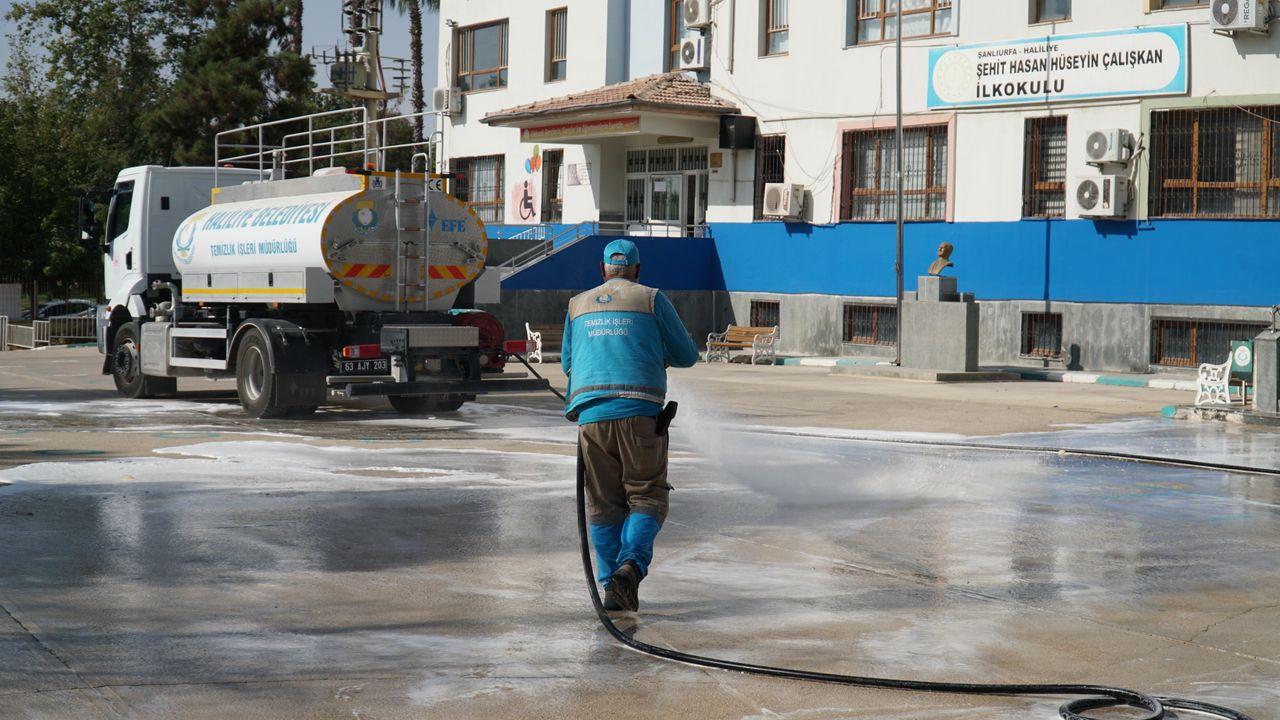 Haliliye Belediyesi'nden okullara eğitim öncesi temizlik seferberliği görseli