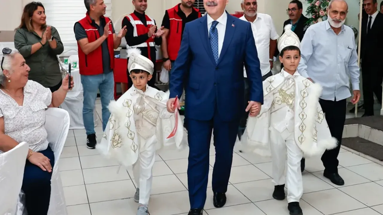 Adana’da geleneksel “sünnet şöleni” düzenlendi görseli