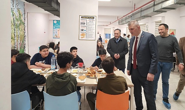 Başkan Sezer Ramazan Bereketini Gölcüklülerle Paylaşıyor görseli