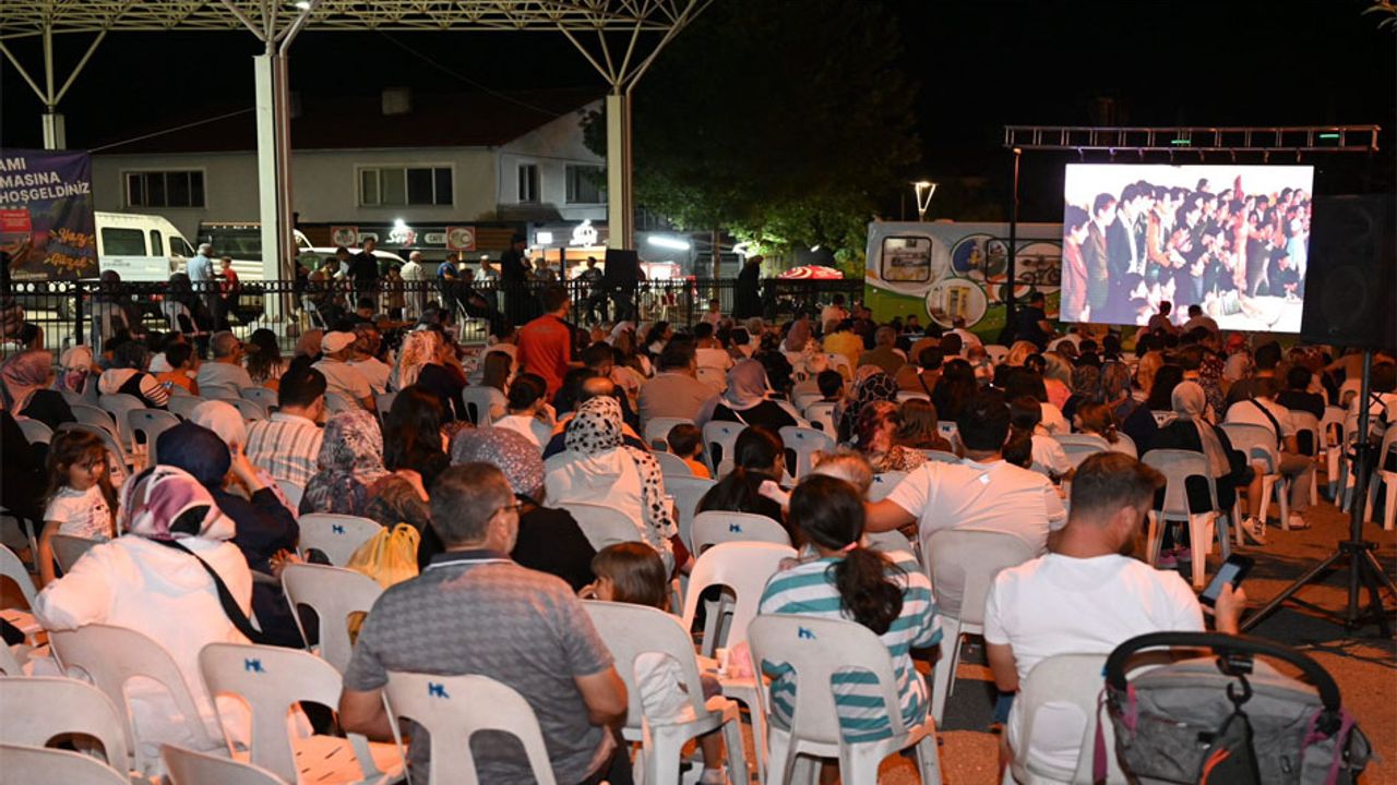 Mehmet Tönge’de açık hava sinema keyfi görseli