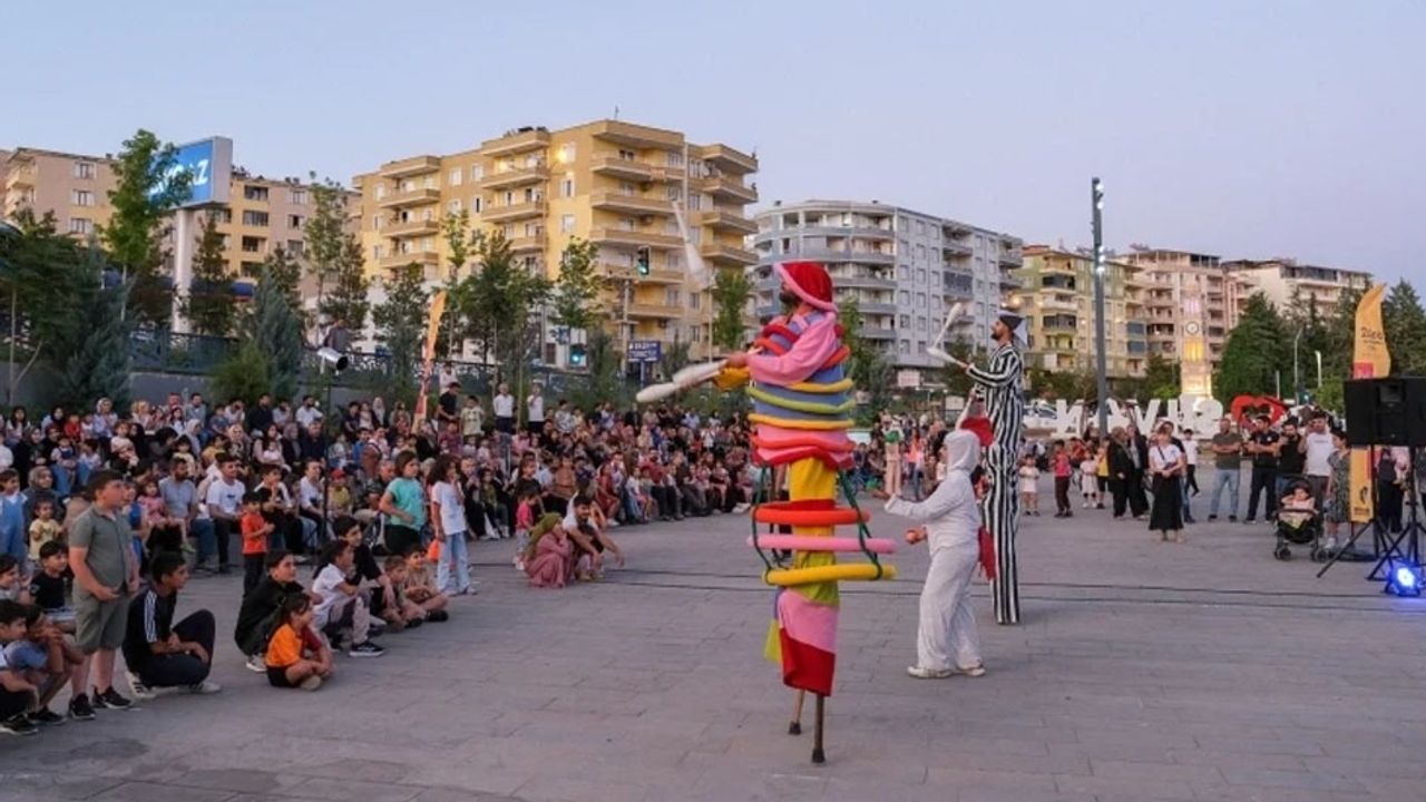 Diyarbakır 2. Gezici Çocuk Tiyatro Günleri sona erdi görseli