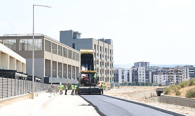 Balkan Mahallesi’nde yollar asfaltlanıyor görseli