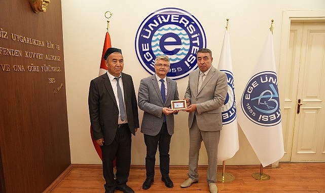 Ege Üniversitesi ve Namangan Devlet Üniversitesi arasındaki uluslararası kültürel iş birliği güçleniyor görseli