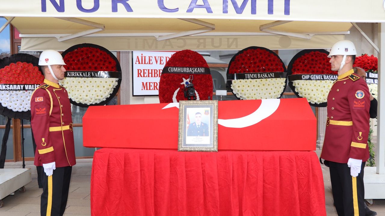 Şehit Uzman Çavuş Arif Özdemir’e son veda görseli
