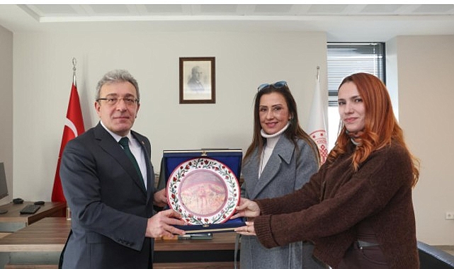DEÜ Rektörü Prof. Dr. Bayram Yılmaz, İznik’te Arkeolojik Çalışmaları Yerinde Değerlendirdi görseli