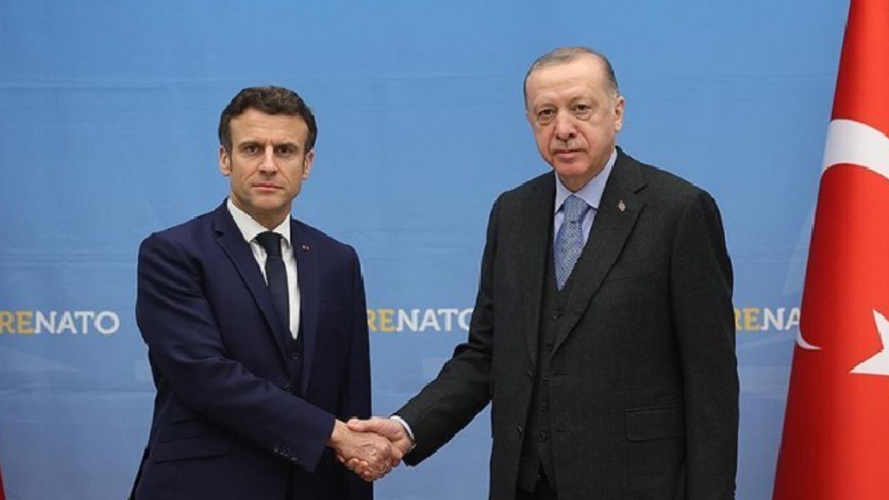 Cumhurbaşkanı Erdoğan, Macron ile telefonda görüştü görseli