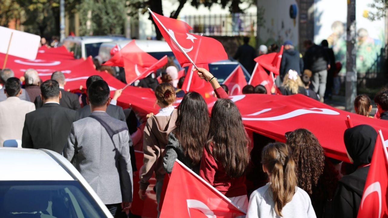 Okullarda ikinci dönem “Bayrak Sevgisi” ile başlıyor görseli