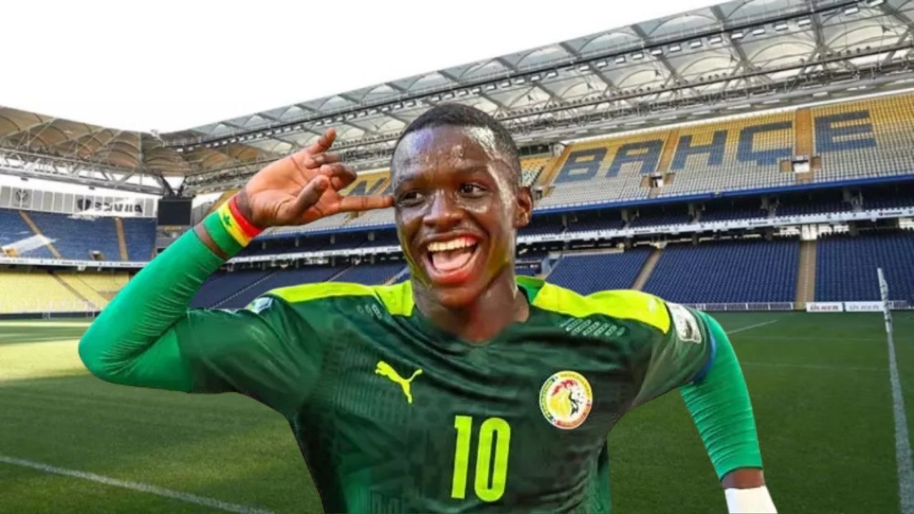 Fenerbahçe’nin ilk transfer bombası: 17 yaşındaki Diouf’a 5 yıllık sözleşme görseli