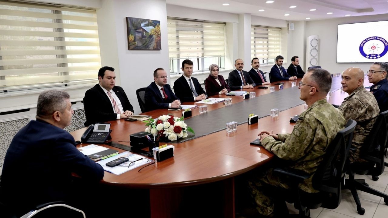 Artvin'de Güvenlik ve Asayiş Koordinasyon Toplantısı düzenlendi görseli