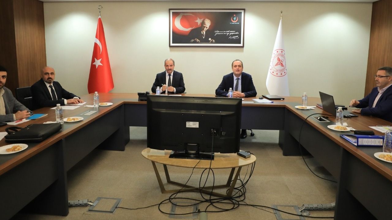 Sağlık profesyonellerinin talepleri KİK Toplantısında konuşuldu görseli
