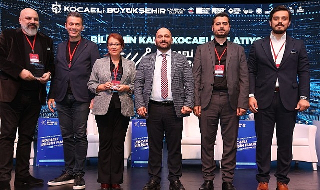 Yapay zekâ çağında tüm konular masaya yatırıldı görseli