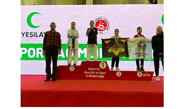 Kartepeli Karateciler Sakarya’da Kürsüyü Kapatmadı görseli