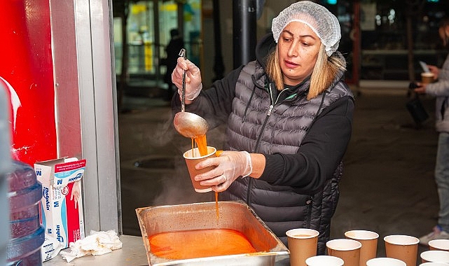 Karşıyaka’da 15 bin kişiye sıcak çorba ikramı görseli