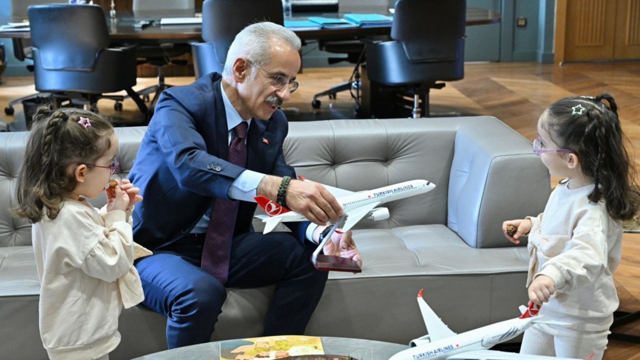 Erva ve Zümra, Ulaştırma ve Altyapı Bakanlığı’nda görseli