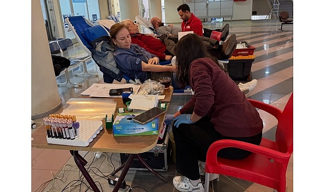 Kan Stoklarına Gölcük Belediyesi'nden Güçlü Destek görseli