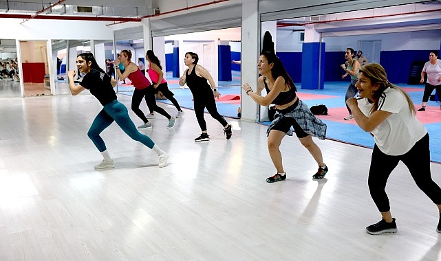 Bayraklı’da Kadınlara Ücretsiz “Tae-Bo” Dersleri Başladı görseli