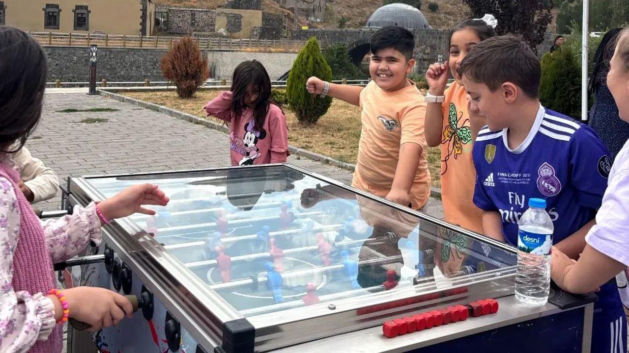Şehit Albay Şentürk Aydıner Gençlik Merkezi’nde Yaz Kulüpleri Kapanış Programı düzenlendi görseli