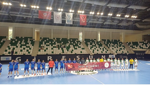 Nilüfer Belediyespor Erkek Hentbol Takımı yeni sezona galibiyetle başladı görseli
