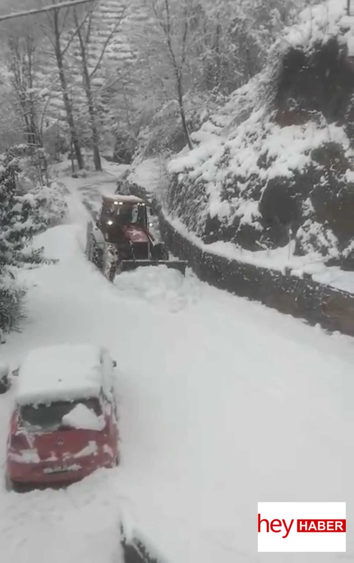 RİZE’DE KAR YAĞIŞI NEDENİYLE YOLLAR KAPANDI! görseli