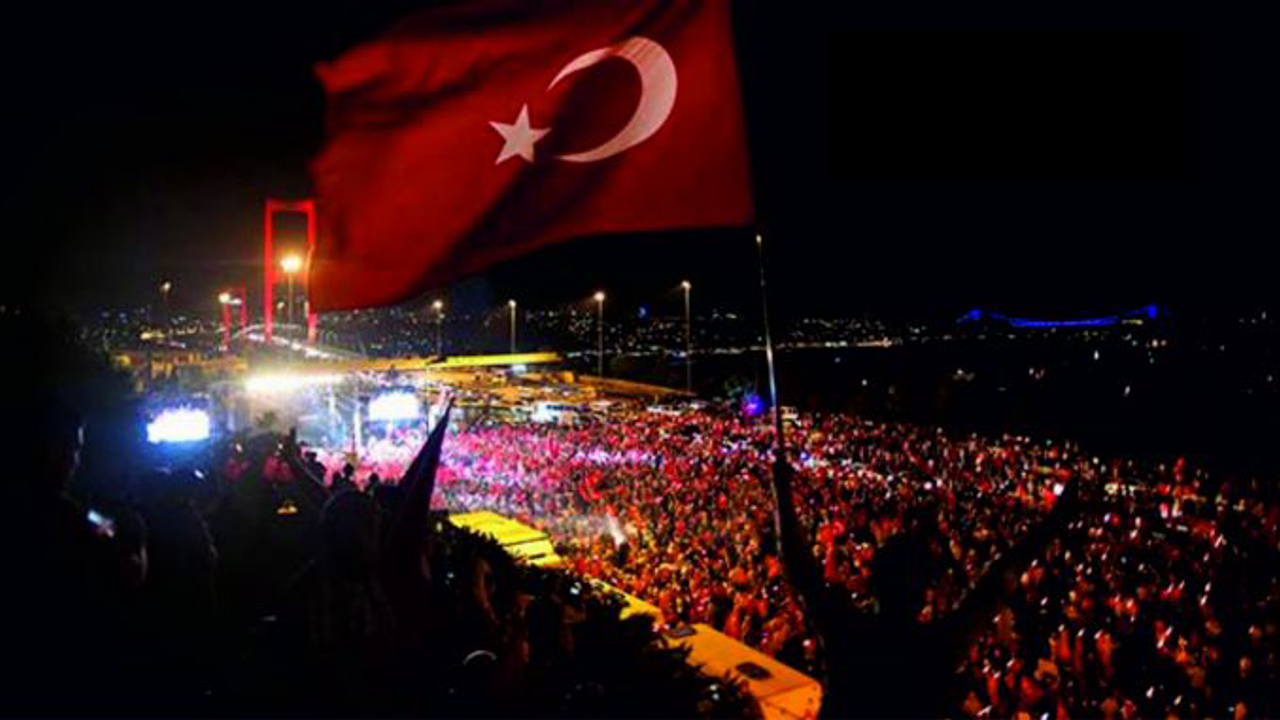 FETÖ'nün 15 Temmuz darbe girişiminin üzerinden 9 yıl geçti görseli