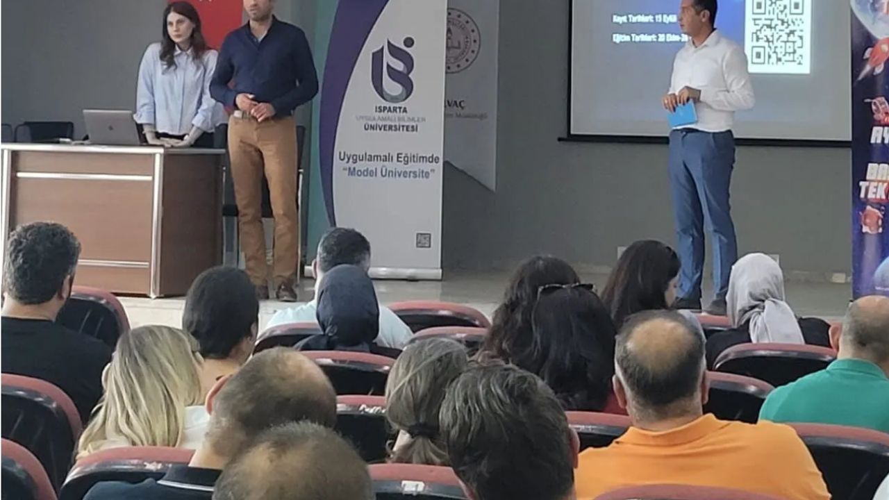 Isparta’da öğretmenler TEKNOFEST için hazırlanıyor görseli