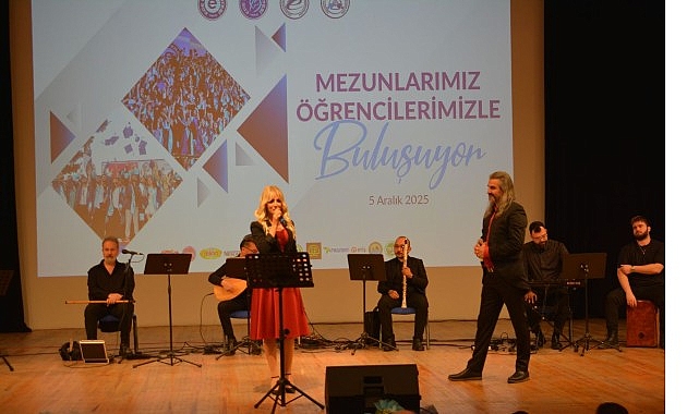 Ege Üniversitesi mezunları öğrencilerle buluştu görseli