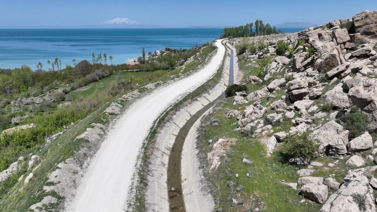 Van’da 2 bin 800 yıllık Şamram Kanalı'nın susuz kalması büyük soruna dönüştü görseli