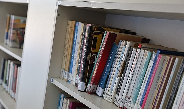 Büyükşehir ödünç kitap sistemiyle okuma kültürünü geliştiriyor görseli
