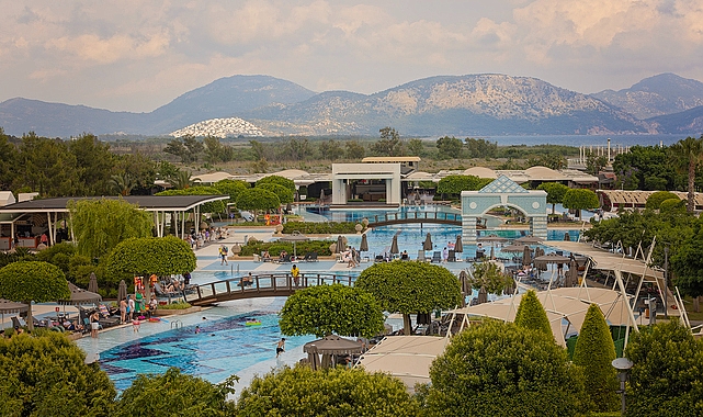 HIlton Dalaman Sarıgerme Resort & Spa’dan “Sarı Yaz”a Davet görseli