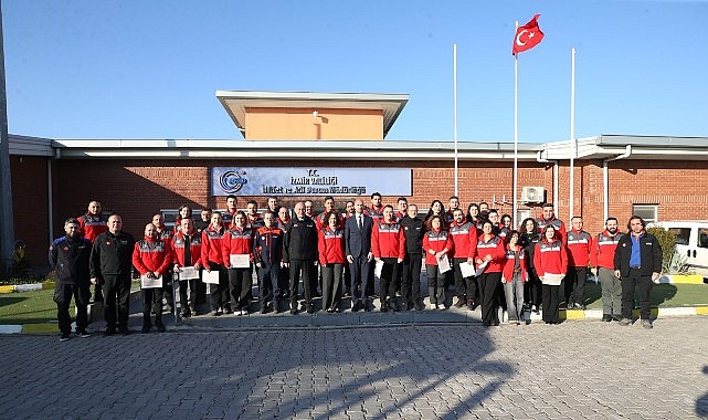 Karşıyaka’nın Arama Kurtarma Ekibi eğitimlerini tamamladı görseli