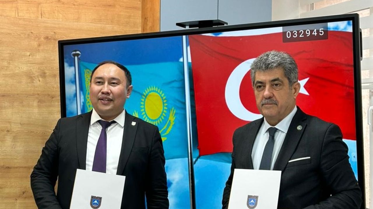 Al-Farabi Kazak Millî Üniversitesi’nde Türk Dünyası Delegasyonu bir araya geldi görseli