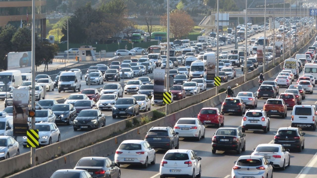 Türkiye’de taşıt sayısı 33,6 milyonu geçti görseli