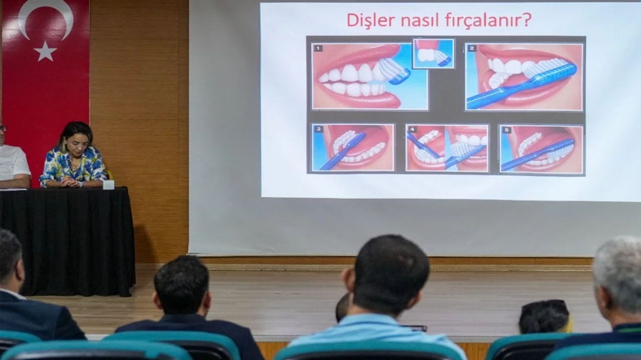 ra'da özel gereksinimli bireylere Ağız Ve Diş Sağlığı eğitimi görseli