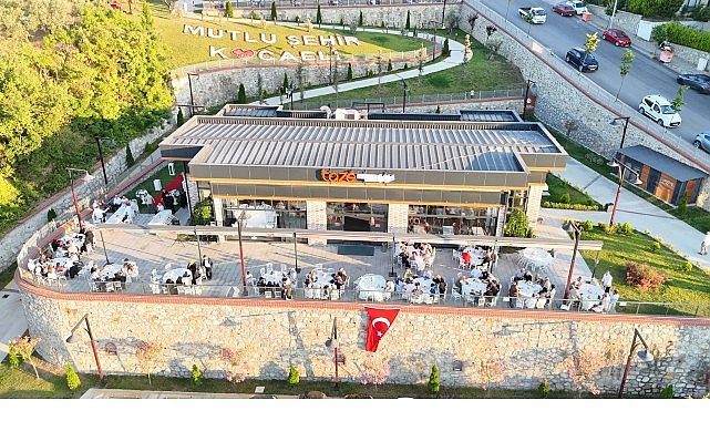 En mutlu 'Evet'ler bu salonda yankılanıyor görseli