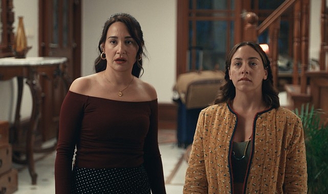 Gupse Özay’ın kaleminden çıkan yeni Netflix dizisi Platonik: Mavi Dolunay Otel, 18 Eylül’de izleyiciyle buluşacak! görseli