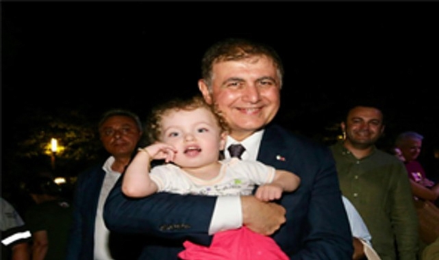 Başkan Tugay, Alaybey Mahalle Şenliği’ne katıldı görseli