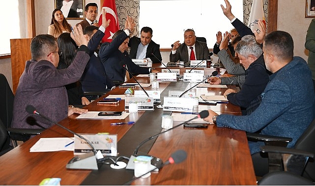 Kemer Belediyesi’nde yılın son meclisi yapıldı görseli