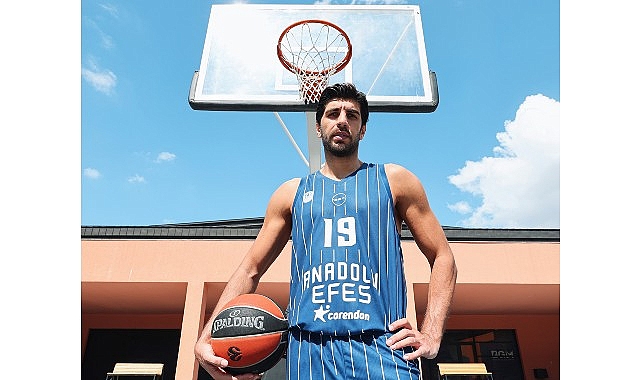 Anadolu Efes Spor Kulübü, 50. Yılını kutlayacağı 2025 – 2026 sezonunda GSA Sport tarafından üretilen formalarla sahada olacak görseli