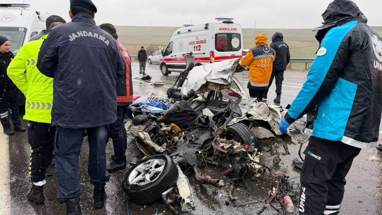 Adıyaman’da kaza: 3 ölü, 1 yaralı görseli